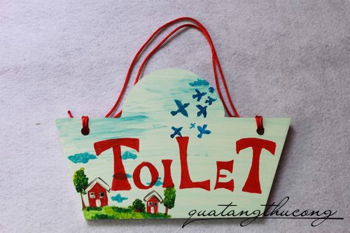 Bảng gỗ Toilet