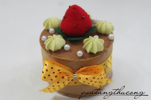 Bánh cupcake tròn bằng vải nỉ