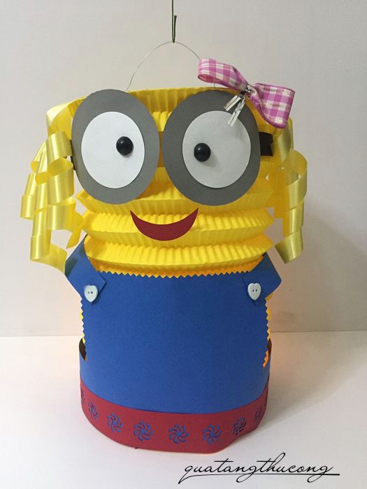 Lồng đèn Minion cô gái tóc vàng