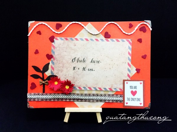 Khung ảnh giấy vintage có đế gỗ mẫu 5