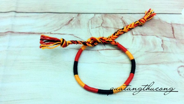 Vòng tay handmade mẫu 2