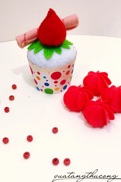 Cupcake vải nỉ mẫu 4