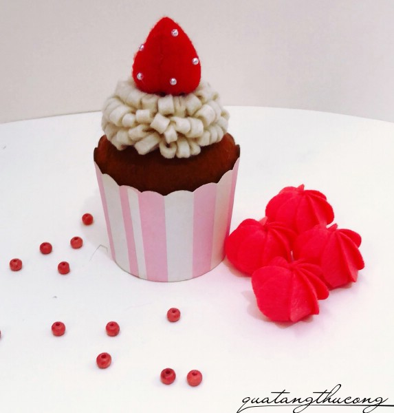 Cupcake vải nỉ mẫu 6