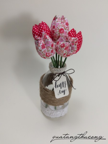 Lọ hoa Tulip 5 bông