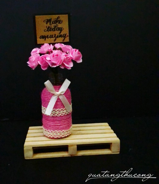 Lọ hoa hồng giấy thái màu hồng