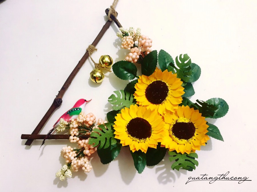 Vòng treo tam giác hoa hương dương