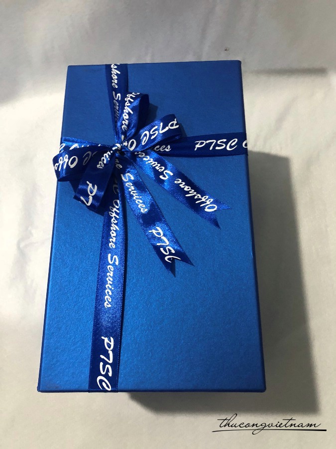 Hộp quà chữ nhật có nơ 27x16x15cm