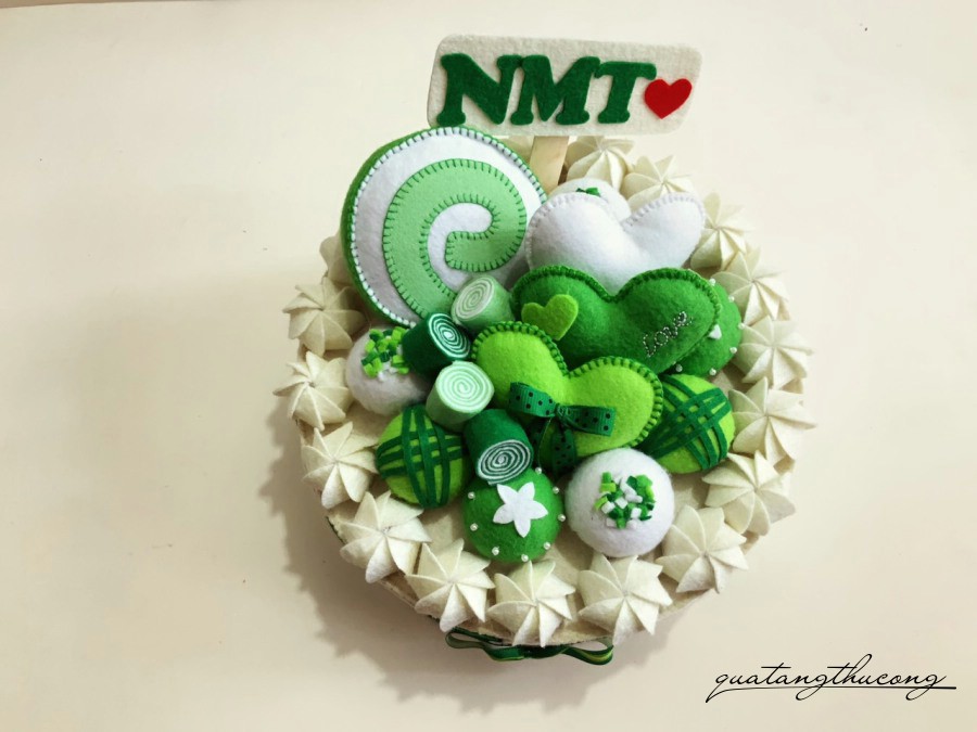 Bánh kem vải nỉ tông xanh lá