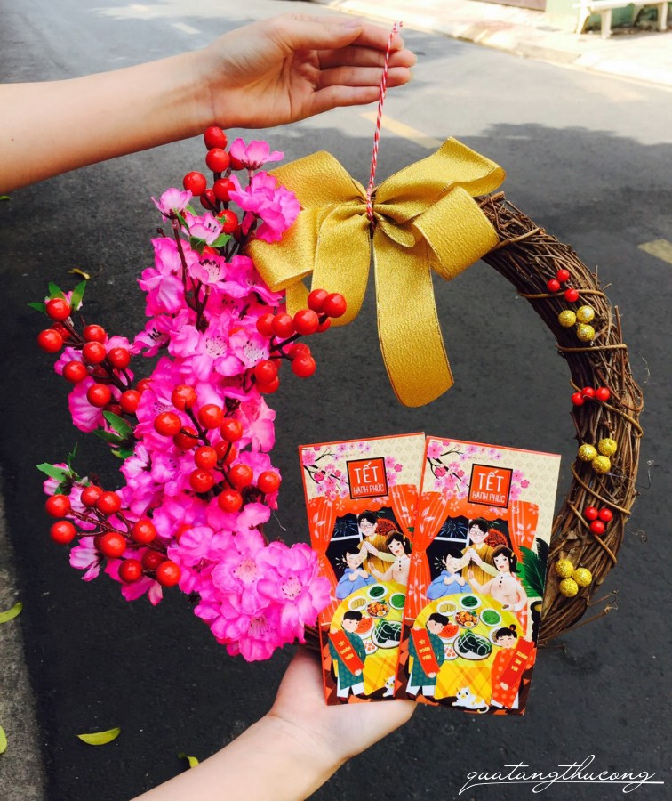 Vòng treo Tết hoa đào