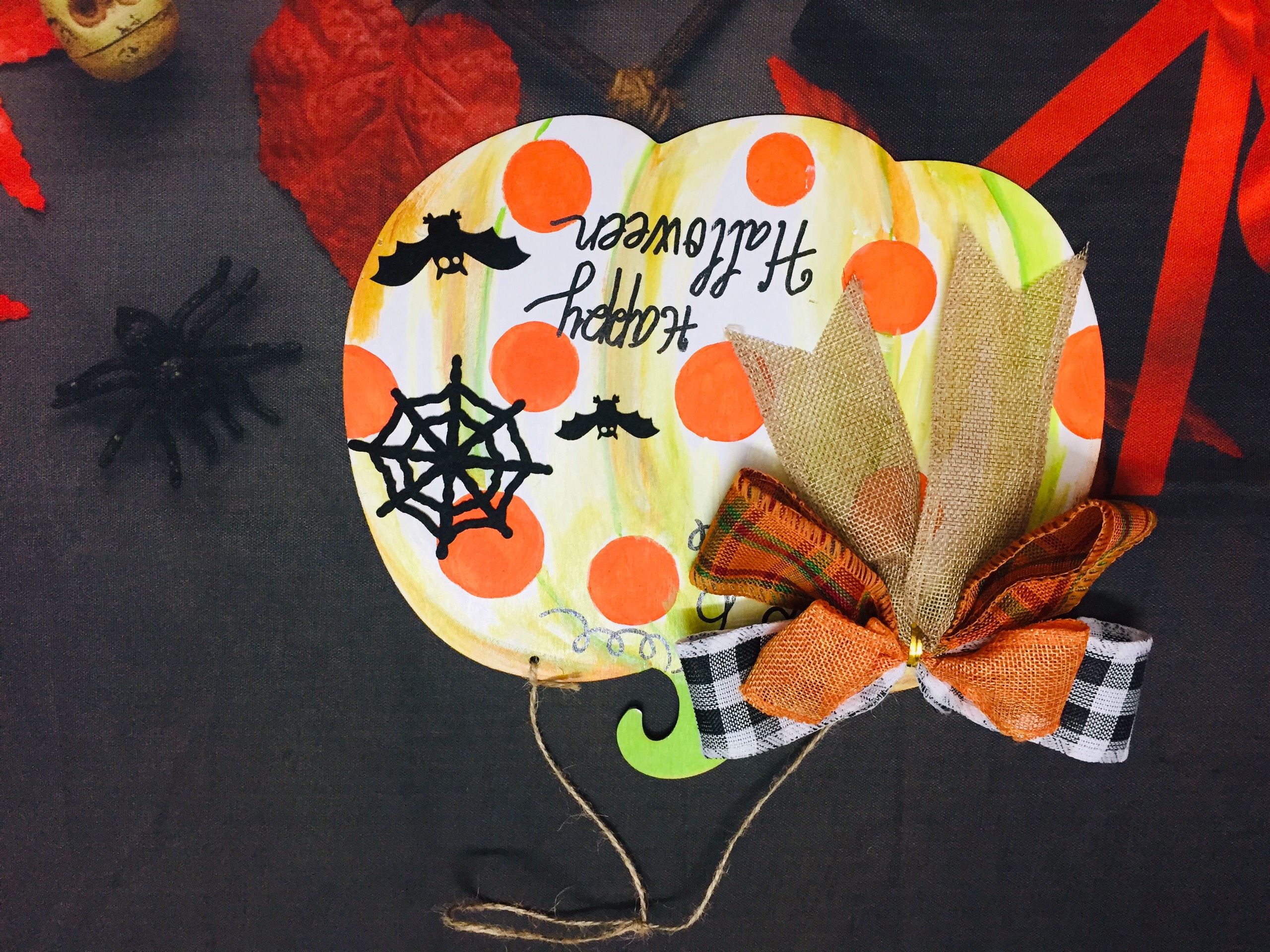 Bảng vẽ bí ngô Halloween mẫu 3 (có lỗ khoang)