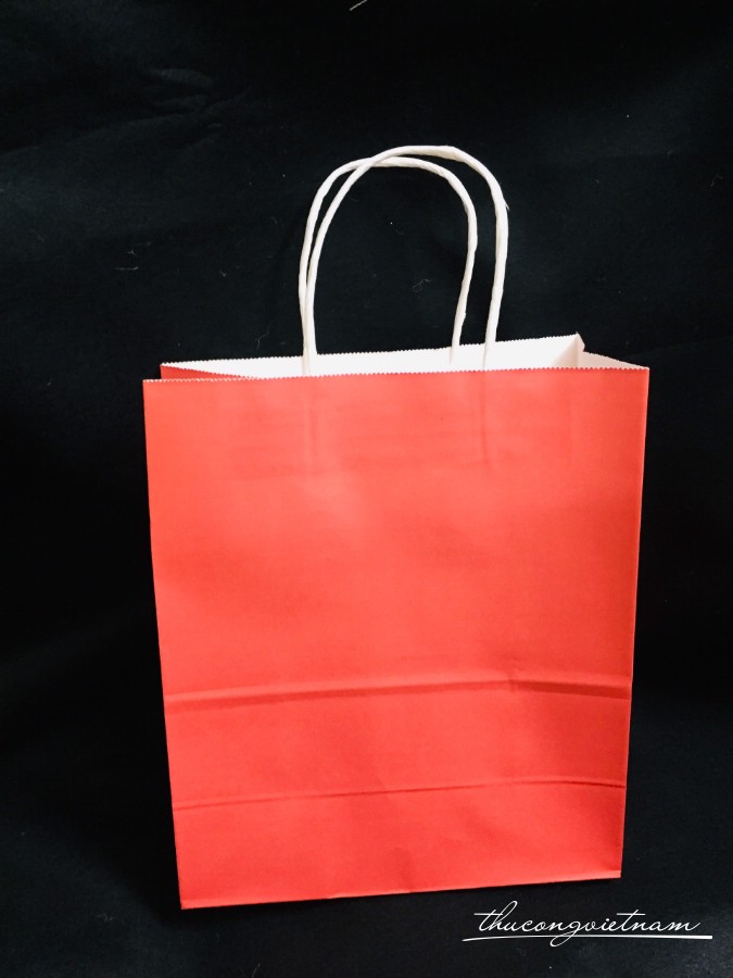 Túi giấy màu đỏ quai giấy 22*11*26cm