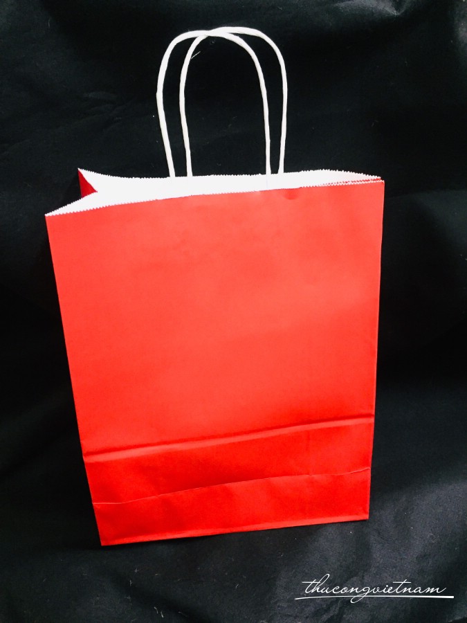 Túi giấy màu đỏ quai giấy 25*15*33cm