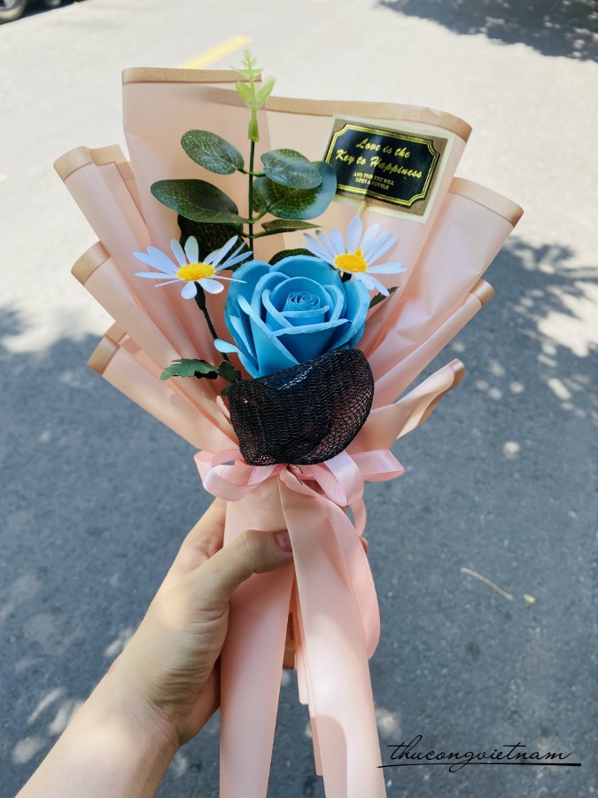 Bó hoa hồng giấy mỹ thuật 1b màu xanh da trời