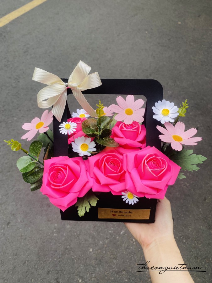 Giỏ hoa hồng mỹ thuật màu hồng (14*22cm)