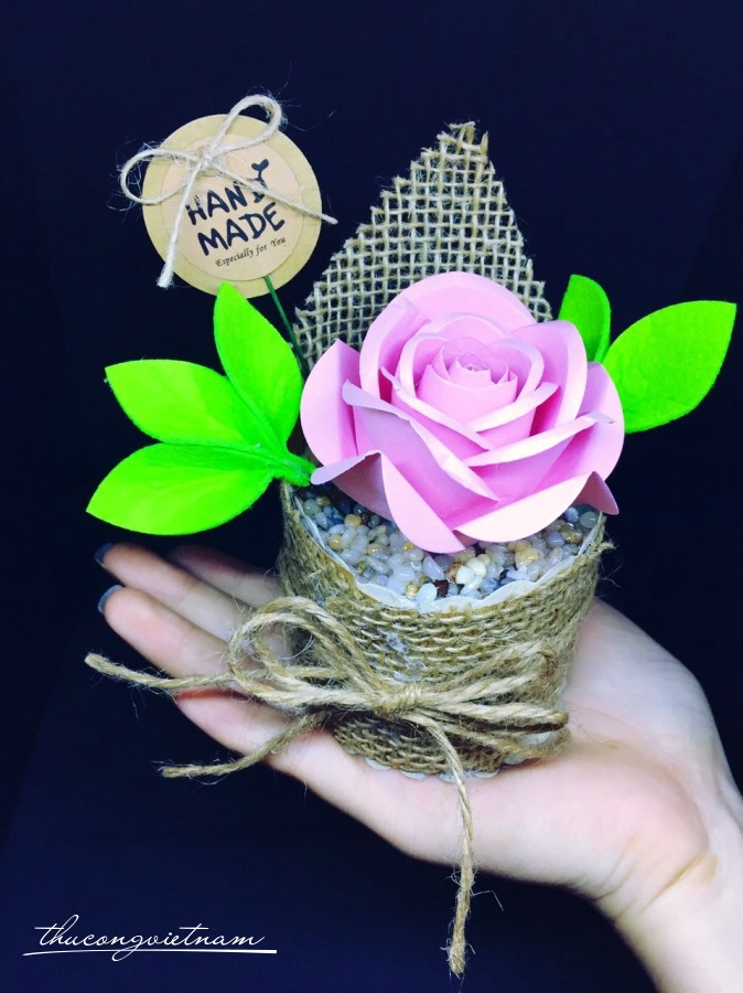 Chậu hoa hồng vải bố màu hồng