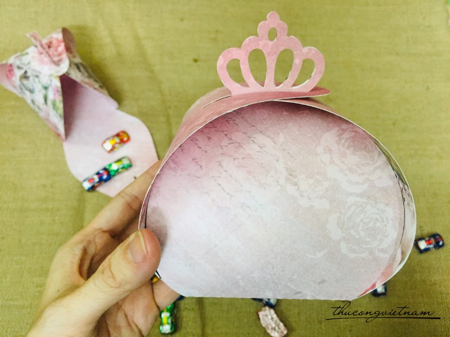 Hộp quà vương miện đựng kẹo, bánh 11*14cm- mẫu 20