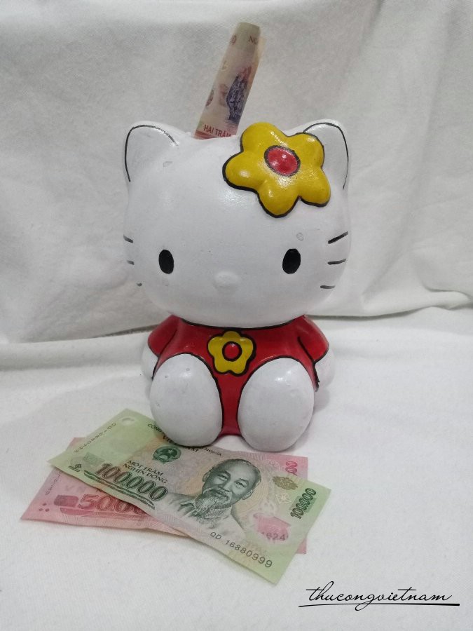 Heo đất Kitty ngồi
