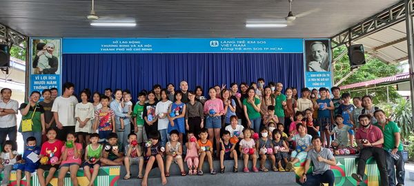 Workshop cho 120 bé Làng SOS VN cùng với Vinacraft