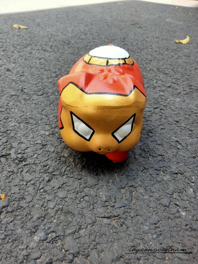 Heo đất Iron man ( 17.5*12*12.5cm)