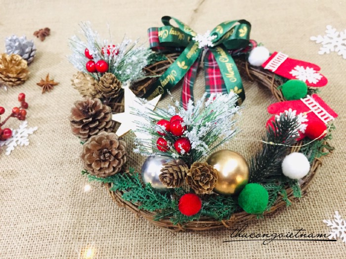 Vòng cỏ treo trang trí Giáng Sinh (20cm)- Mẫu 7
