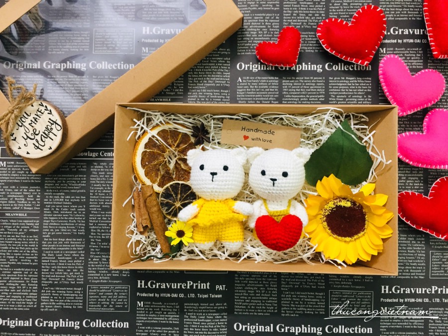 Hộp quà Amigurumi ngọt ngào- Gấu vàng