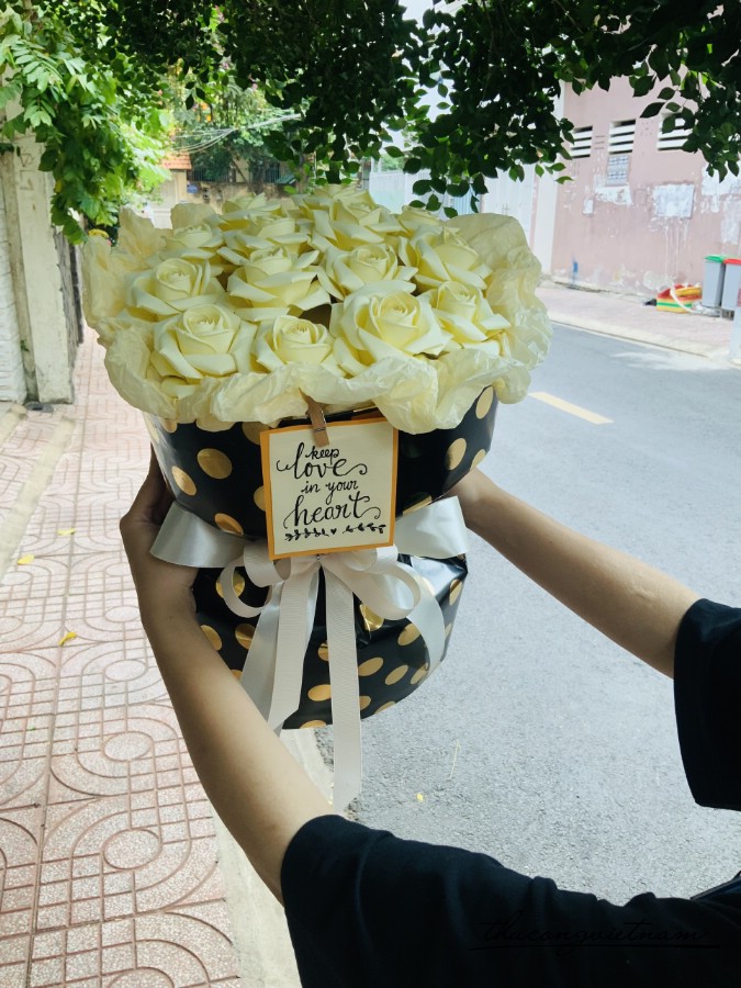 Bó hoa hồng giấy loại đại (30*35cm)- Vàng Pastel