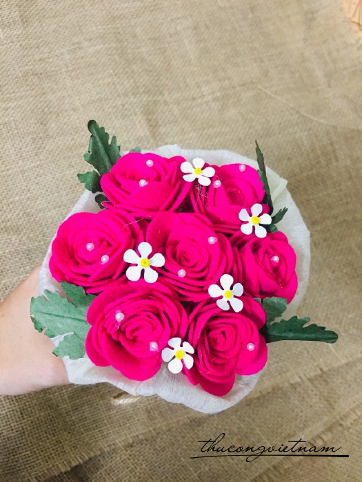 Bó hoa hồng ốc quế vải nỉ tông hồng sen
