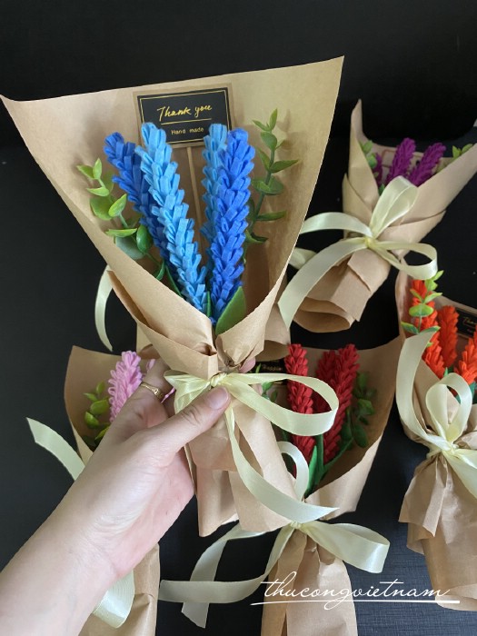 Bó hoa lavender 4 bông tông xanh dương