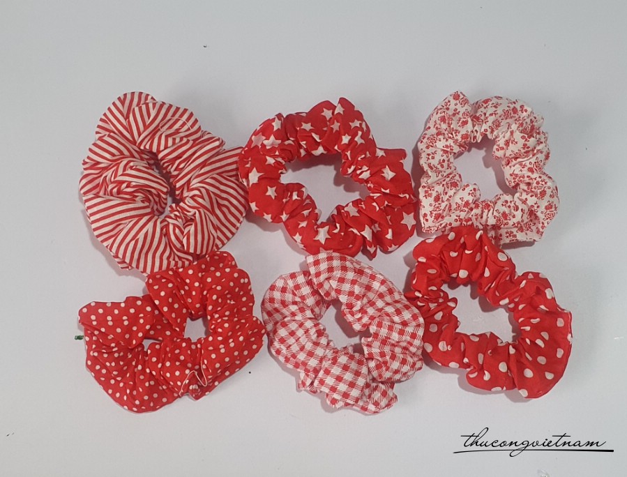 Cột tóc Scrunchies tông đỏ (10-12cm)