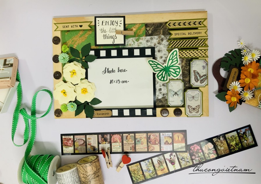 Khung Hoa và Bướm Tông Xanh Lá  20*30*1cm
