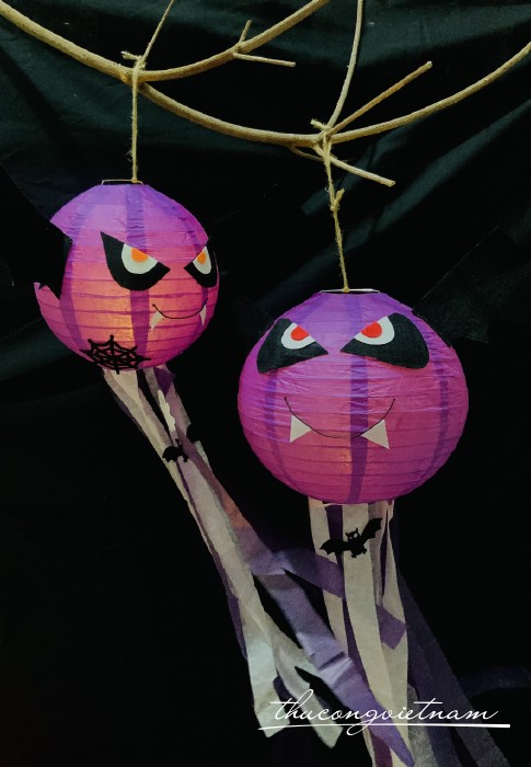 Lồng đèn giấy Halloween kèm đèn có tua rua- Con Dơi (20cm)