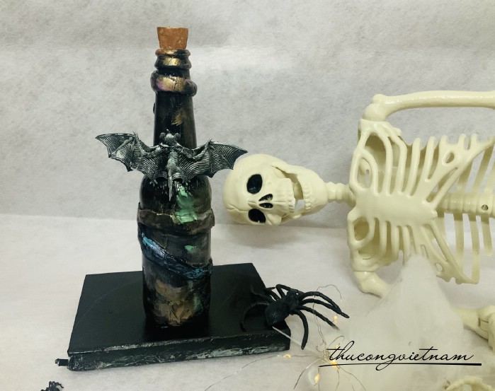Lọ độc dược trang trí Halloween 23*7cm- Mẫu 2