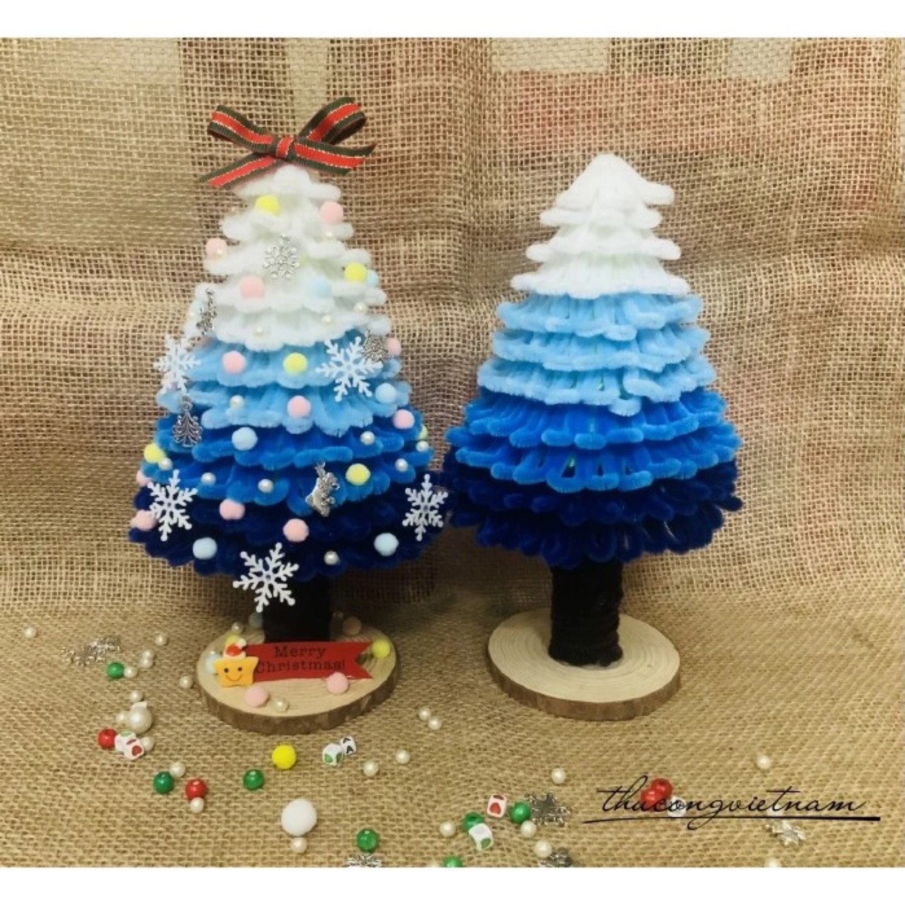 Cây thông Noel kẽm nhung trơn (30-32cm) - mix xanh dương
