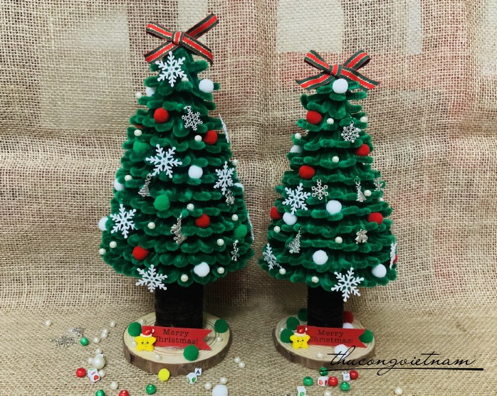 Cây thông Noel kẽm nhung Handmade (30-32cm) - màu xanh lá 