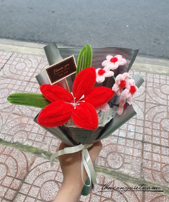 Bó hoa ly kẽm nhung 15*30cm- tông đỏ
