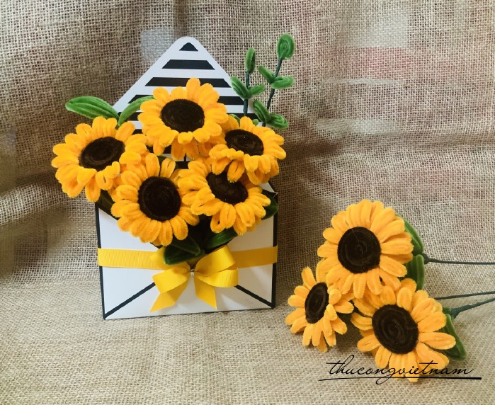 Giỏ hoa hướng dương kẽm nhung (25*30cm)