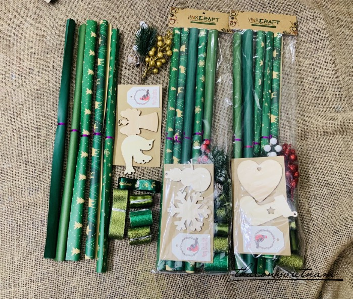 Set giấy Giáng Sinh cao cấp kèm phụ kiện tông xanh