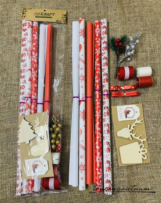 Set giấy Giáng Sinh cao cấp kèm phụ kiện tông đỏ