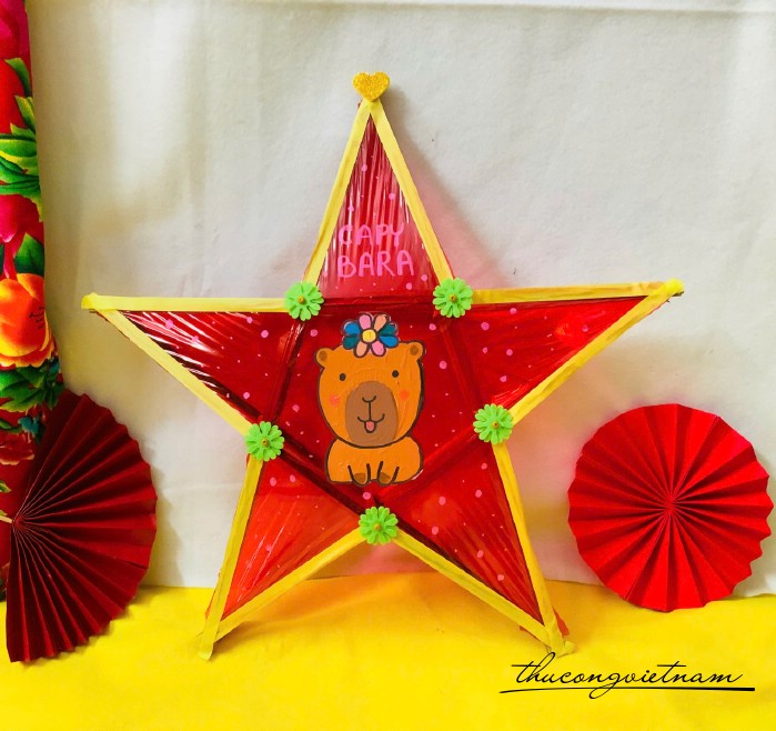 Lồng đèn ngôi sao giấy kiếng- mẫu Capybara và hoa (40cm)