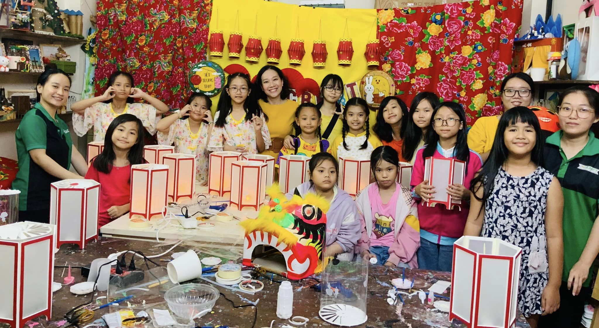 Vui Trung Thu Cùng Vinacraft Trong Workshop Đèn Kéo Quân