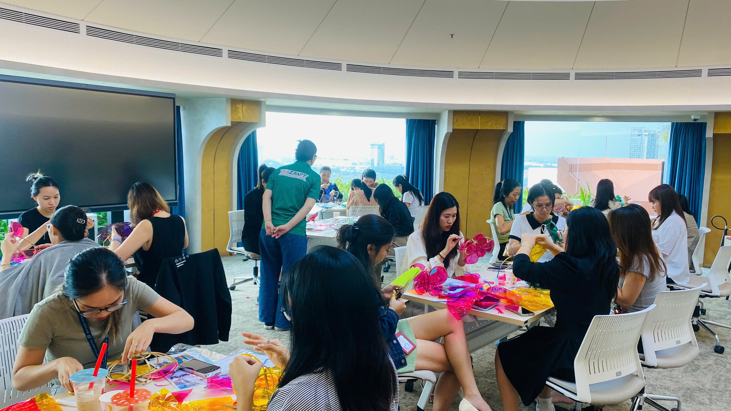 Workshop lồng đèn giấy kiếng tại Mê Linh Tower