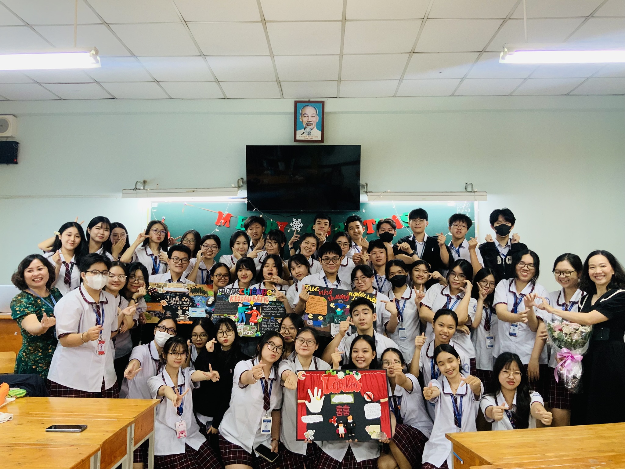 Workshop Đọc Sách Theo Phong Cách Handmade - Ngữ Văn 12: Con Gà Thờ