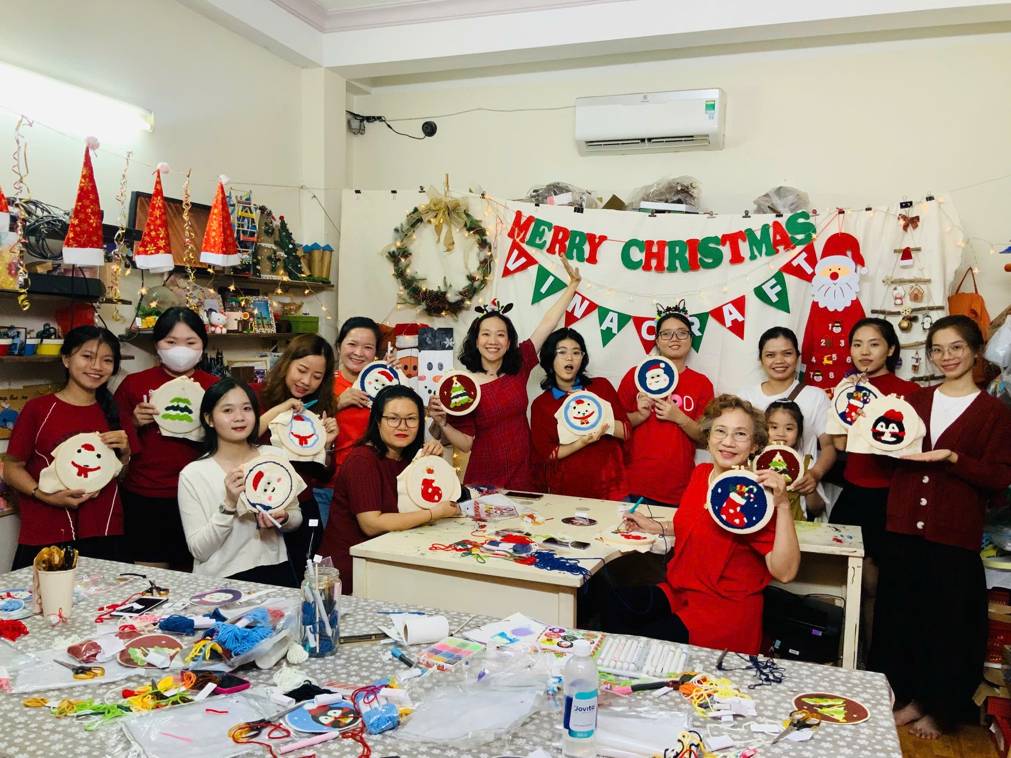 Kết Nối Cuối Năm: Workshop Thêu Nổi Đầy Sáng Tạo